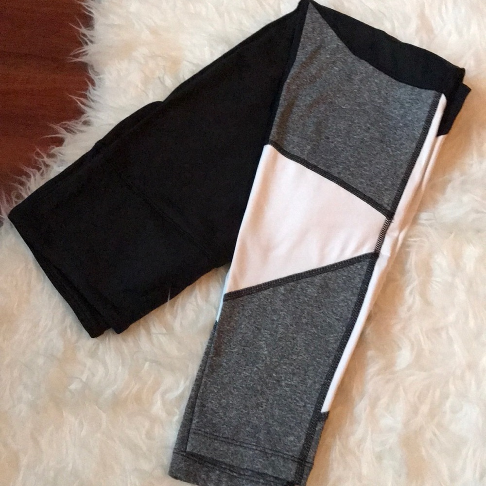 Crop yoga pants